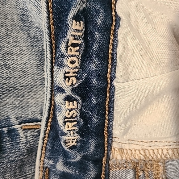 American Eagle Daisy Shorts | Hi-Rise Shortie Shorts​ - Picture 5 of 7